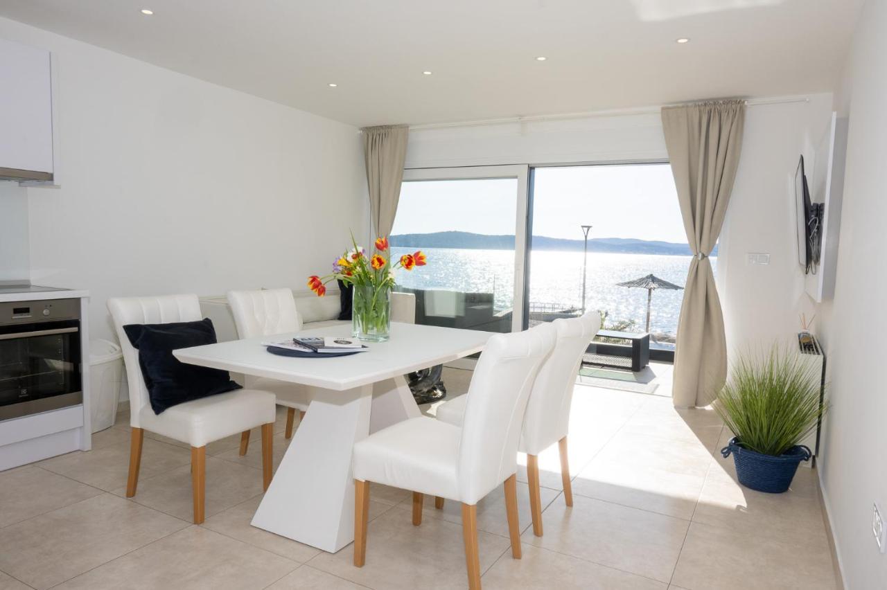 Paradise On The Beach Apartments ビビニェ エクステリア 写真